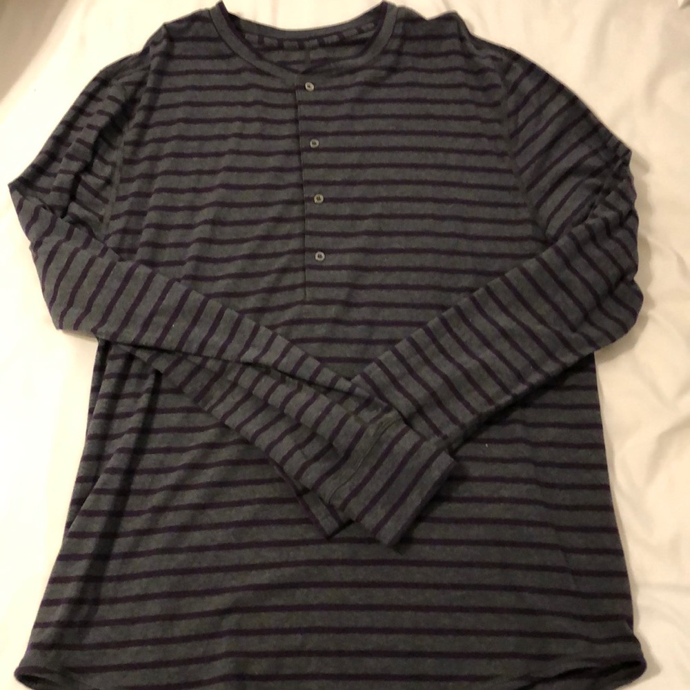 Gently used lululemon long sleeve Henley